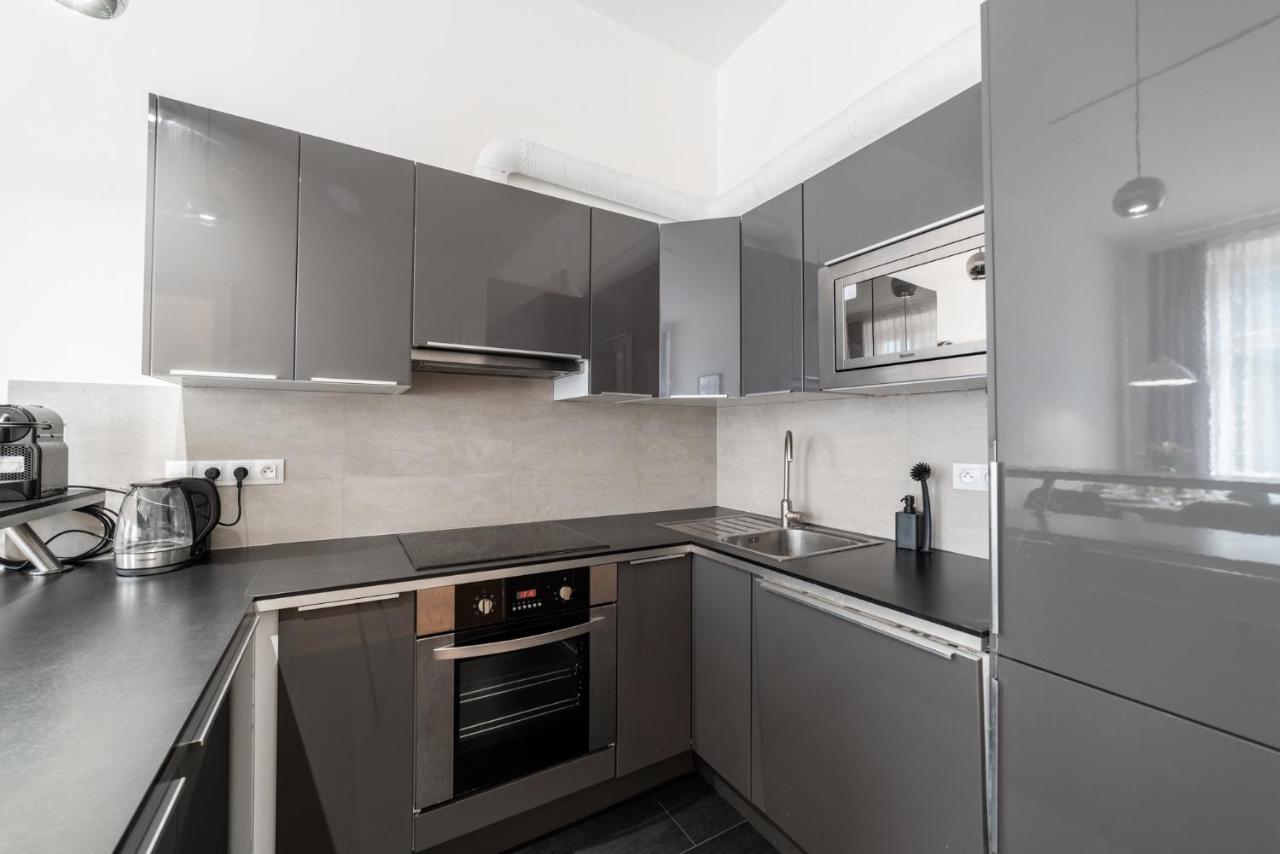 Exclusive Apartment Near Kafka'S Head 프라하 외부 사진